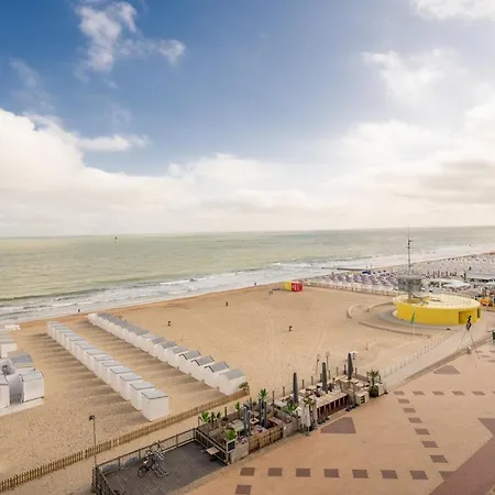 Luxueuze Met Frontaal Zeezicht